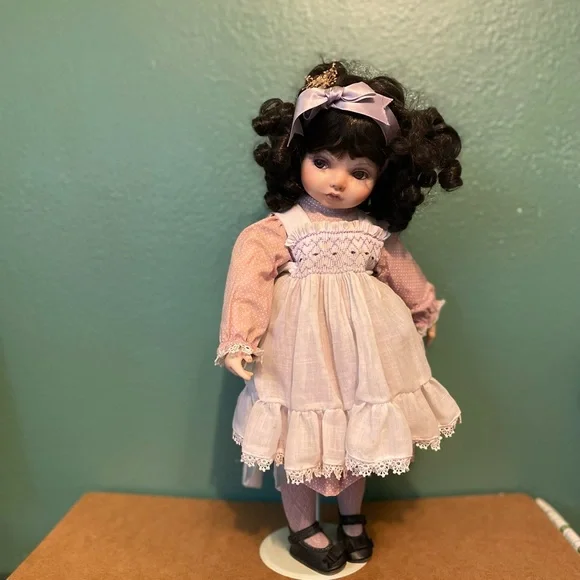 Porcelain Doll - Picture 4 of 8
